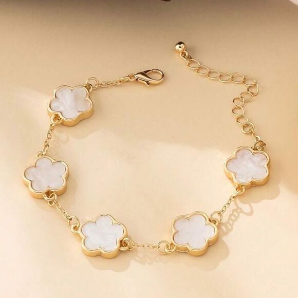 White clover bracelet A1448 - Picture 1 of 3